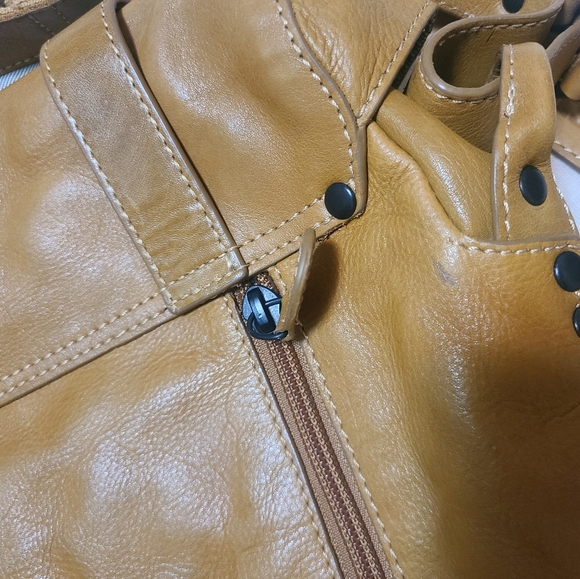 Aunts and Uncles Miss Apple Pie Messenger Bag - Picture 5 of 13